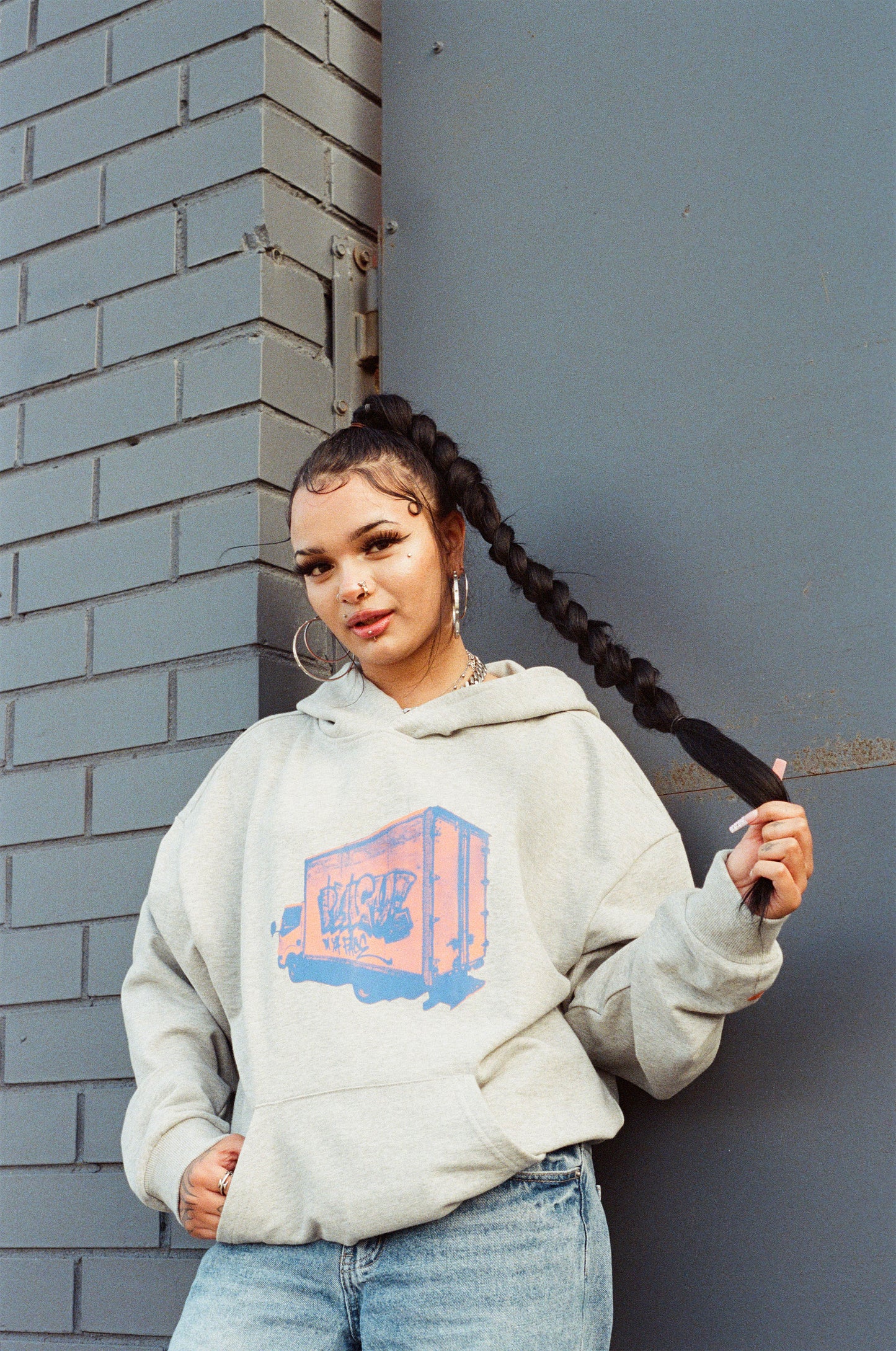 Delivery Hoodie in Heather Grey